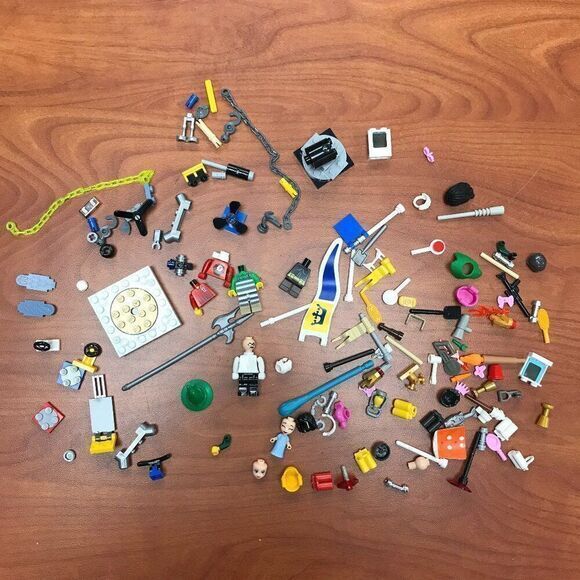 Lego minifigures accessories -‎ pieces - parts and other stuff - Picture 1 of 7